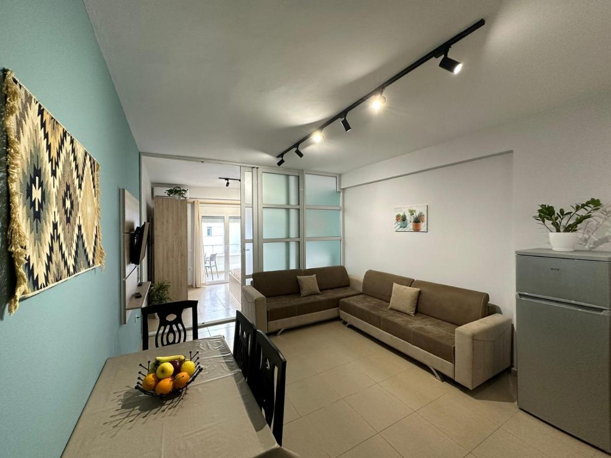 Trea Accomodations - On Private Beach With Sunbed & Umbrella Vlorë Exterior foto