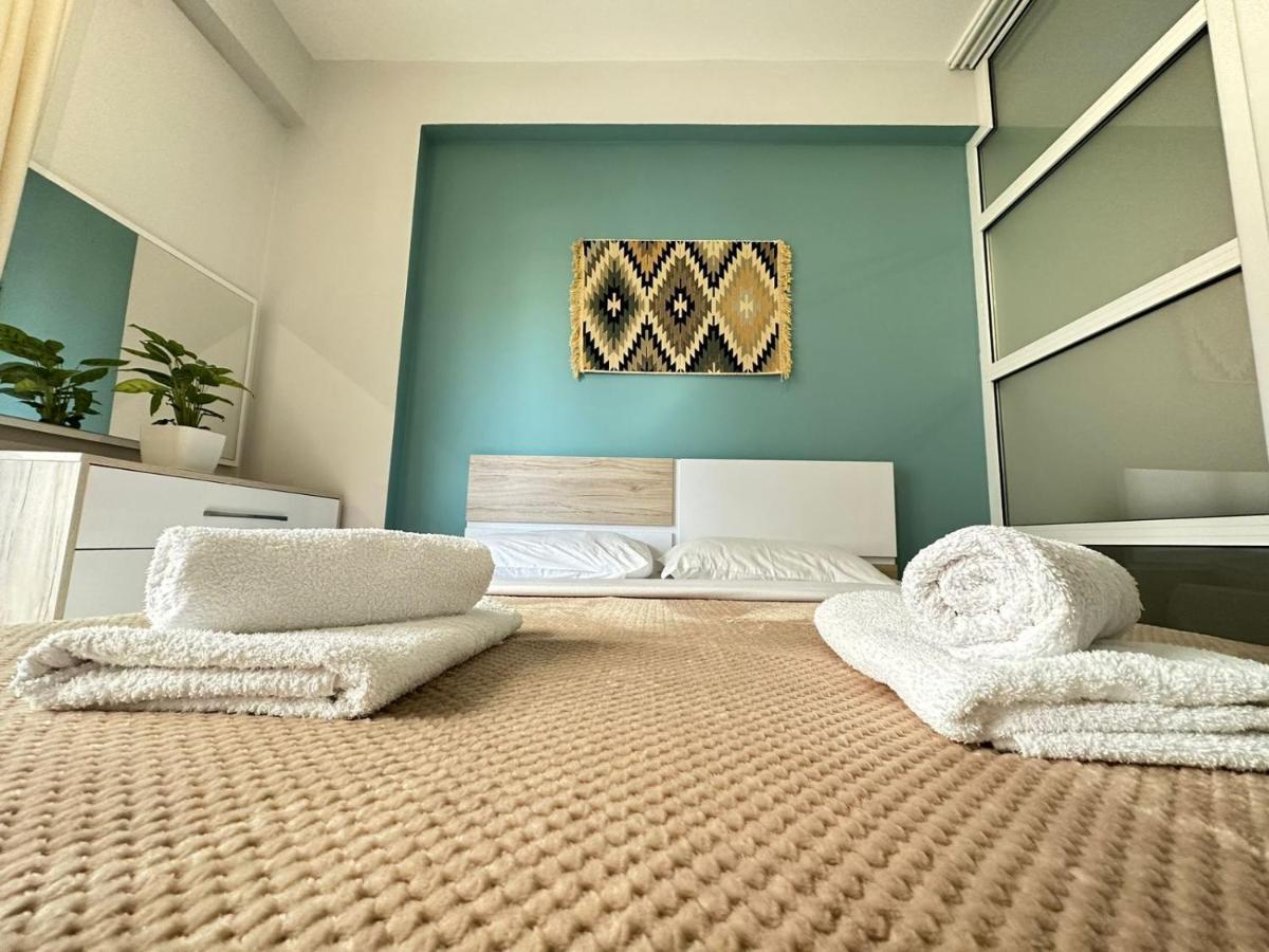 Trea Accomodations - On Private Beach With Sunbed & Umbrella Vlorë Exterior foto